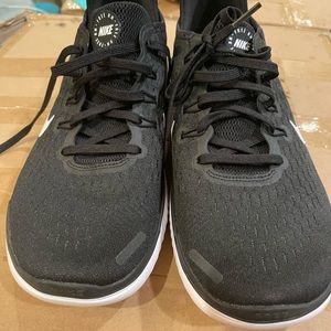 Nike free rn 2018 size 10 ( real size 9)